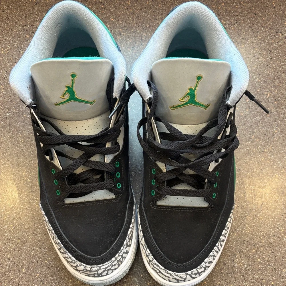 Jordan basketball Shoes Black and Green - Picture 6 of 8